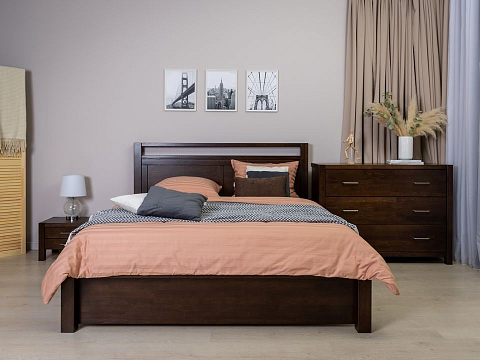Большая кровать Fiord - Кровать из массива с декоративной резкой в изголовье.