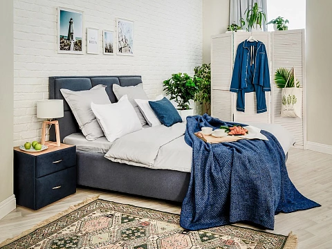 Двуспальная кровать с матрасом Malina - Изящная кровать без встроенного основания из массива сосны с мягкими элементами.